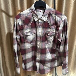 Levi's Plaid Button-Up Shirt